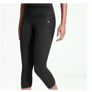 Athleta Women's Stealth Trucool Black Capri Laser Cut Leggings Size S